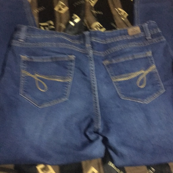 Jordache skinny jeans - Picture 3 of 4